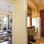 アパート Urban Zen Retreat コルフ島